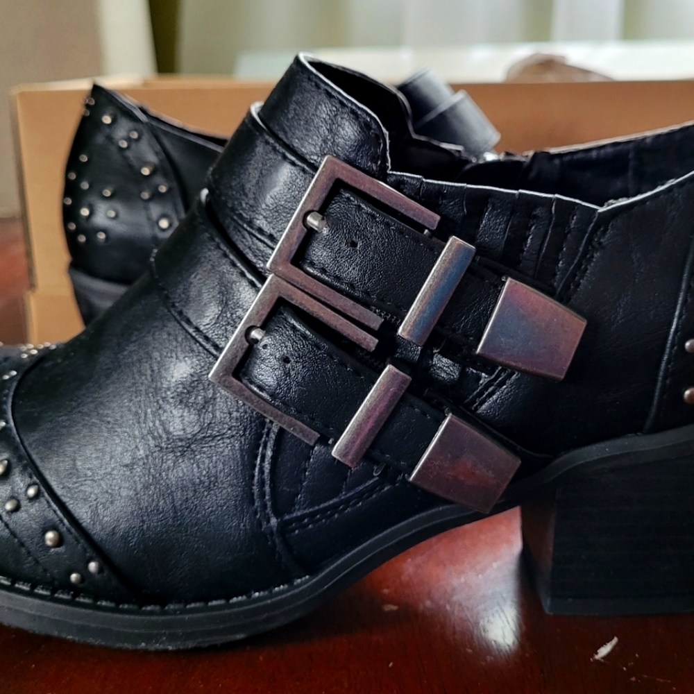 Booties, size 8, Ruff Hewn